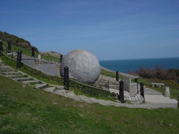 From Bournemouth: Jurassic Coast & Isle of Purbeck Day Tour - Exploring the Jurassic Coast