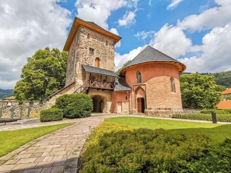 From Bratislava: Dracula Nosferatu - Orava Castle Day Tour - Visiting Orava Castle: The Star of the Show