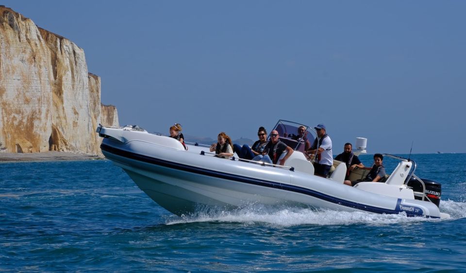 From Brighton: Private Boat Charter - Onboard Amenities