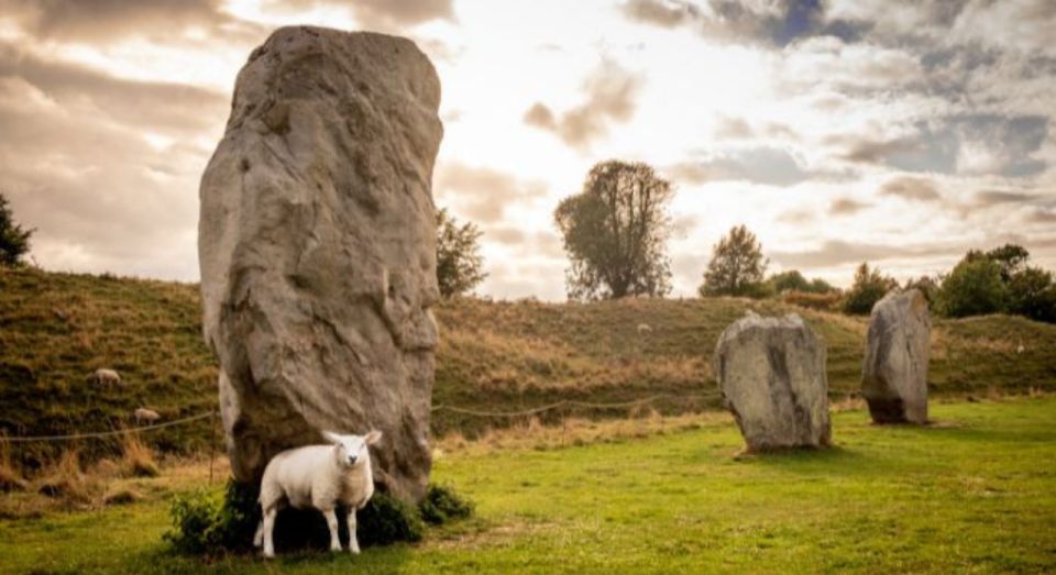 From Bristol: Stonehenge and Cotswold Villages Day Tour - Discovering Lacock