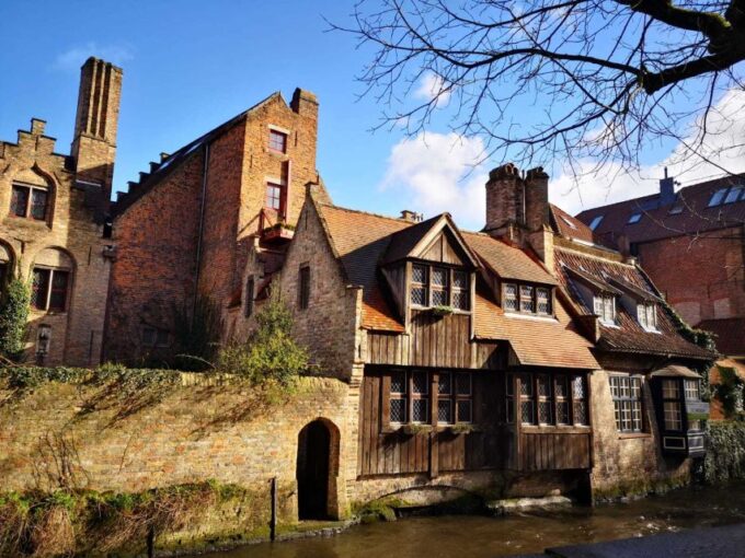 From Brussels: Bruges Full-Day Guided Tour in English - Tips for a Great Experience