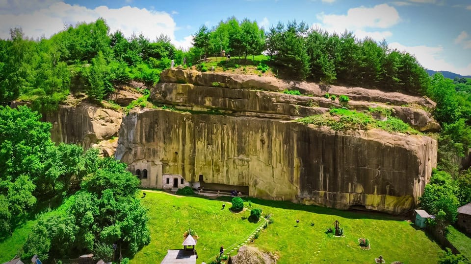 From Bucharest: Brdetu 4x4 Tour with Lunch, Hotel Pick-Up - The Sum Up