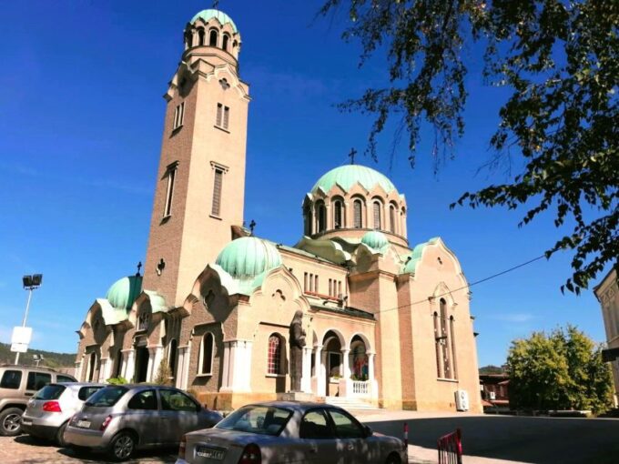 From Bucharest: Day Trip to Medieval Marvels of Bulgaria - Transportation and Travel Details