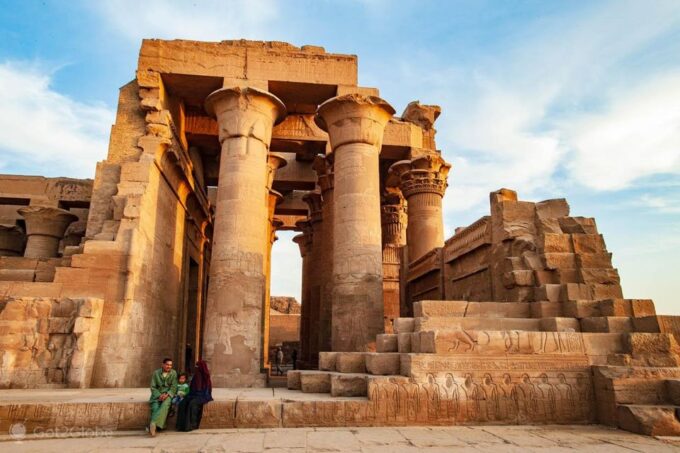 From Cairo: 4-Day Nile Cruise to Luxor With Balloon Flight - Unique Experiences on the Cruise