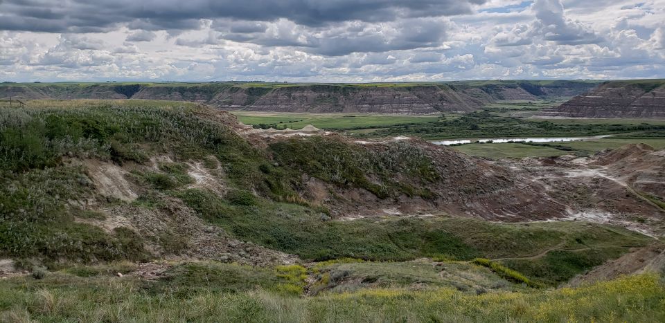 From Calgary: Drumheller and Badlands Tour - Hoodoos Trail