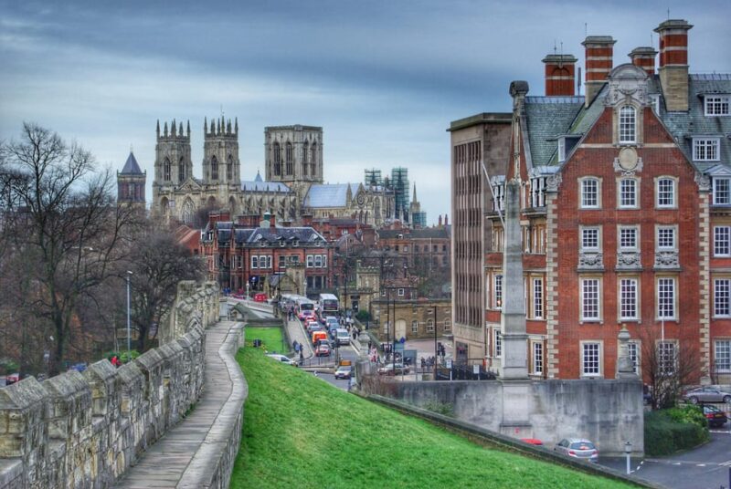 From Cambridge: Guided Day Trip to York - Small Group Experience