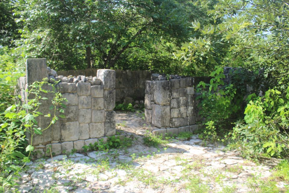 From Cancun: Private Tour to Chichen Itza & Yaxunah Ruins - Guided Tour by Local Mayan