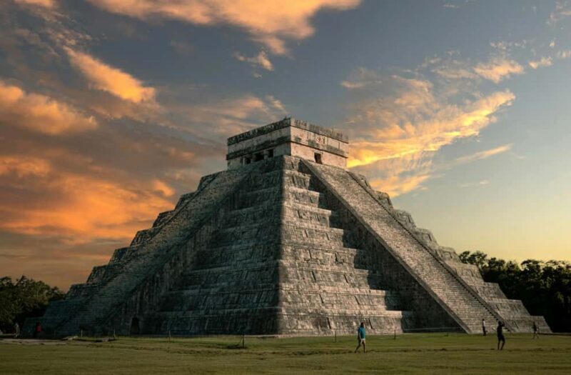 From Cancún: Sunrise at Chichén Itzá with optional buffet lunch - Key Points