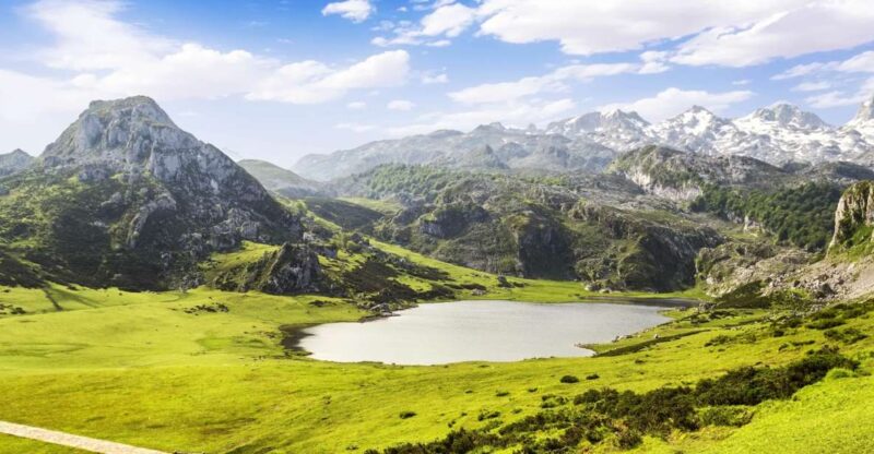 From Cangas De Onis: Lakes of Covadonga Guided Day Trip - Key Attractions