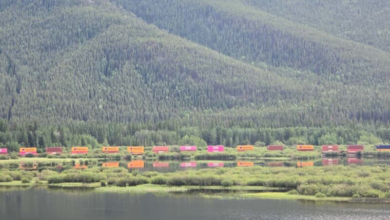 From Canmore/Banff:Moraine Lake & Lake Louise 1.5h per lake - Key Points