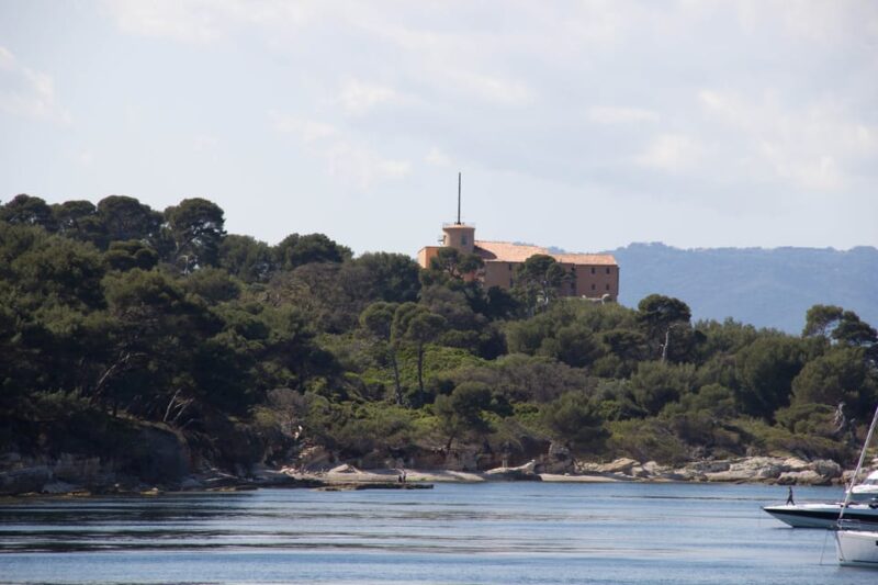 From Cannes: Ferry Tickets to Sainte-Marguerite Island - Dining and Amenities