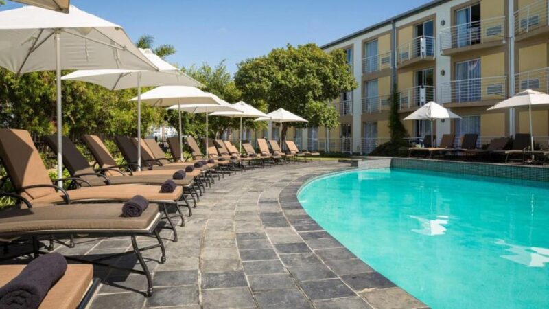 From Cape Town: 4 Day Luxury Garden Route Selection Tour - Transportation and Guide