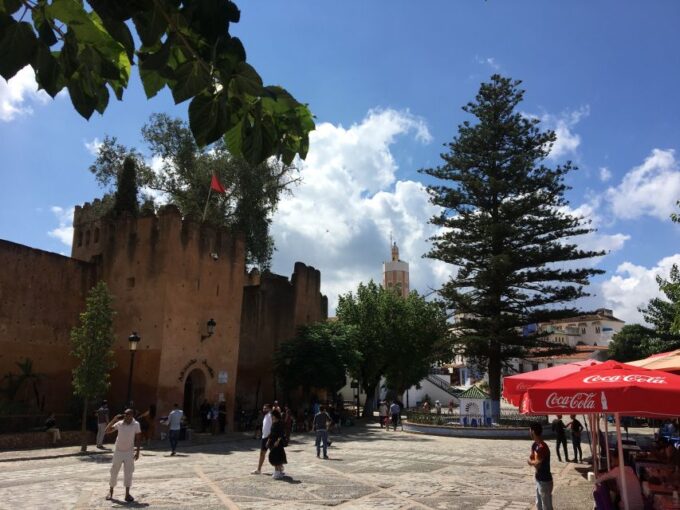 From Casablanca: Shared Day Trip to the Blue Chefchaouen - Dining and Refreshments