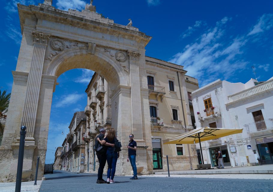 From Catania: Tour of the Neapolis of Syracuse, Ortygia, and Noto - Exploring Ortygia Island