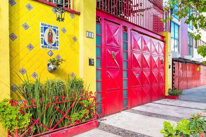 From cdmx: Tour in Coyoacan and Xochimilco all inclusive - Key Points