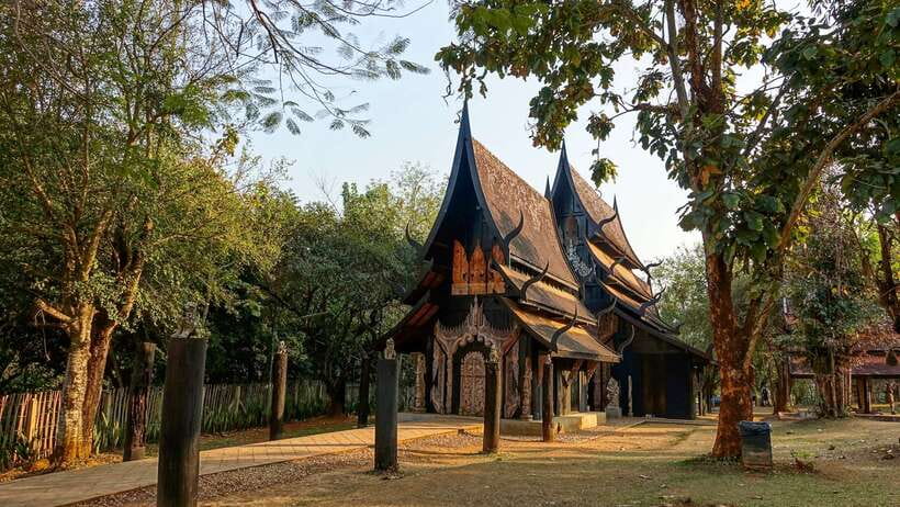 From Chiang Mai: Chiang Rai Temples and Golden Triangle Tour - Meeting Point and Pickup Information