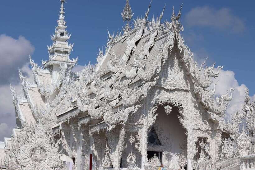 From Chiang Mai: Chiang Rai Temples, Black House, Long Neck - Transportation and Pickup Details