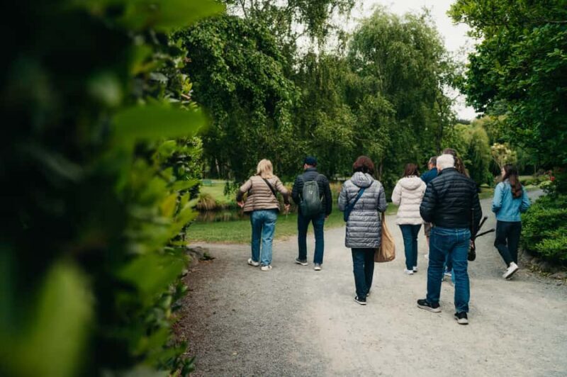 From Christchurch: Sheep Farm Experience with Lunch & Winery - Wine Tasting in Waipara Valley