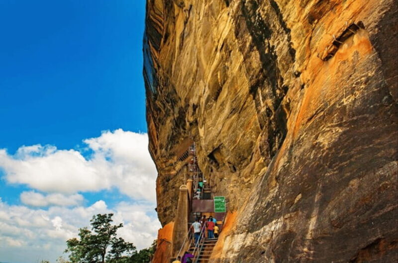 From Colombo: Sigiriya and Pidurangala Rock Day Trip - Return to Colombo
