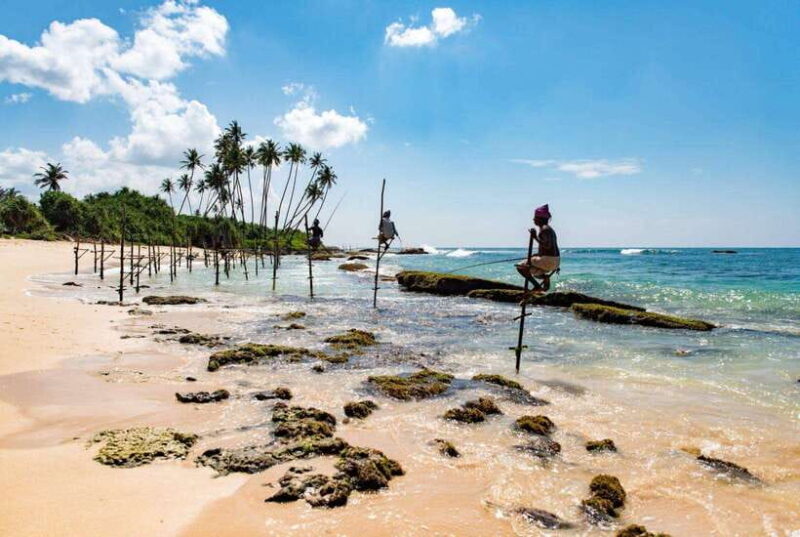 From Colombo to Galle Fort and Jungle Beach Day Trip - First Stop: Kalutara Temple