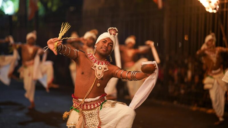 From Colombo:Colombo Airport/Negombo to Kandy Pvt Transfer - Itinerary and Pickup Options