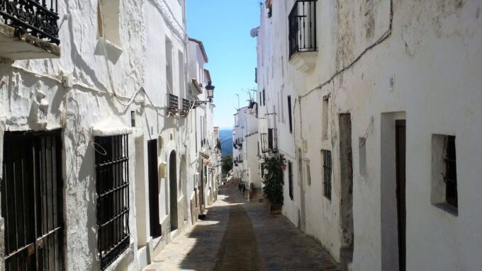From Costa Del Sol: Casares Private Tour - Discount and Payment Options