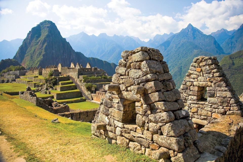 From Cusco: Machu Picchu and Rainbow Mountain 2-Day Tour - Lunch and Free Time