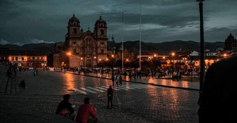 From Cusco: Night Tour Private by the Historical Center - Pisco Sour Experience