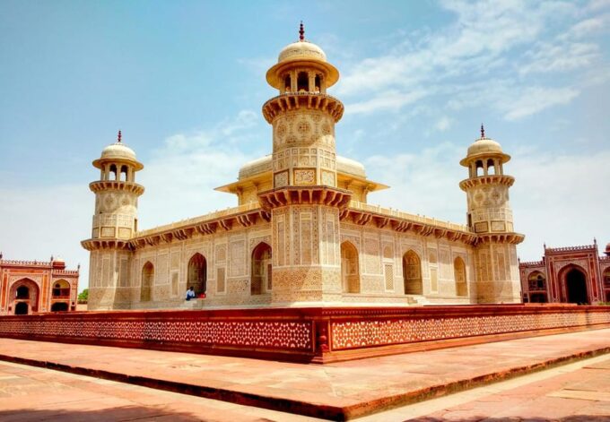 From Delhi : 1-Day Trip to Taj Mahal and Agra by Car - The Sum Up