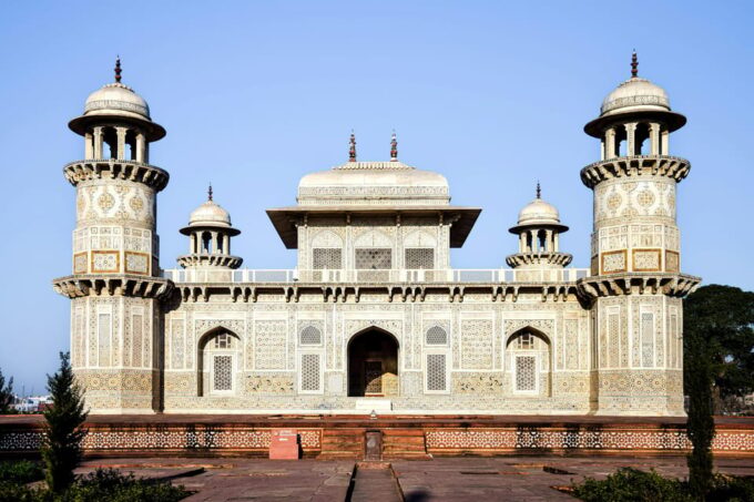 From Delhi/Jaipur: Taj Mahal, Agra & Fatehpur Sikri - Frequently Asked Questions