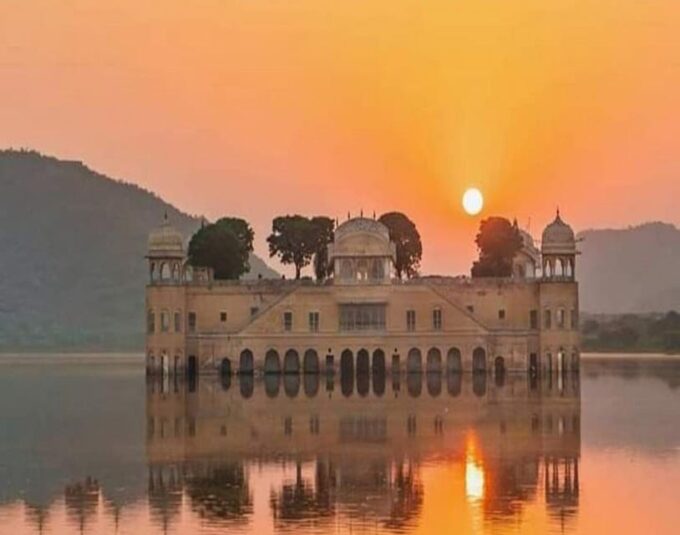 From Delhi: Private Luxury 7-Day Golden Triangle Guided Tour - Visit Iconic Sites