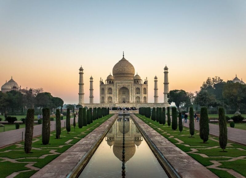 From Delhi: Private Taj Mahal & Agra Day Trip With Transfers - Tour Guide and Customer Reviews