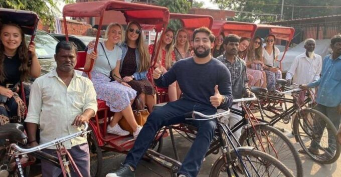 From Delhi: Same Day Delhi Famous Markets Guided Tour - Sarojini Nagar Bargains