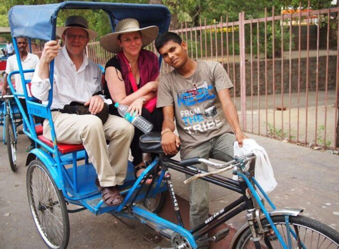 From Delhi: Same Day Delhi Famous Markets Guided Tour - Khan Market Visit