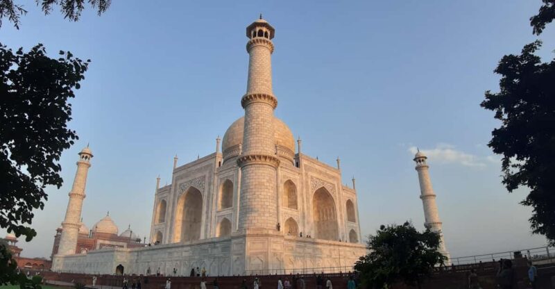 From Delhi: Taj Mahal and Agra Fort Private Sunrise Tour - Guided Tour Experience