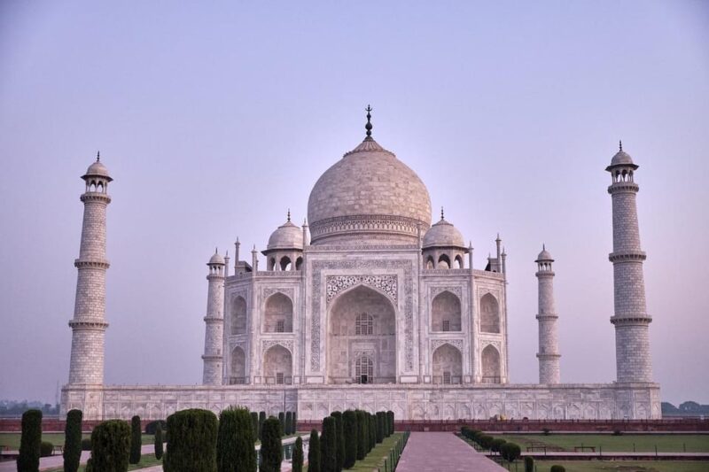 From Delhi: Taj Mahal Private Day Trip With Transfers by Car - Itinerary and Highlights