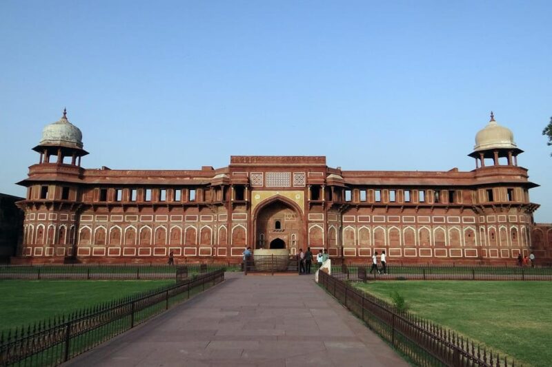 From Delhi: Taj Mahal Private Day Trip With Transfers by Car - Transportation and Accessibility