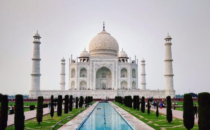 From Delhi: Taj Mahal Private Day Trip With Transfers by Car - Restrictions and Requirements