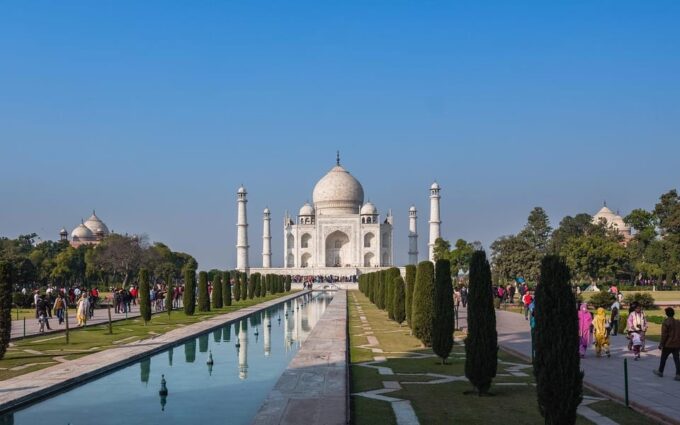 From Delhi: Taj Mahal Private Day Trip With Transfers by Car - Availability and Booking
