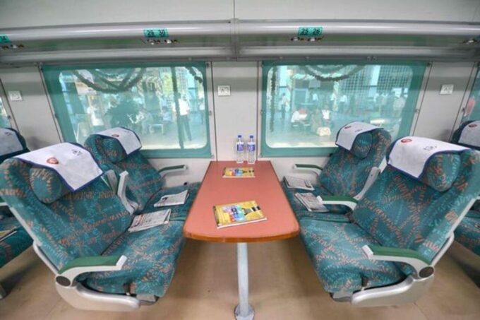 From Delhi : Taj Mahal Tour By Gatiman Express. - Language Availability
