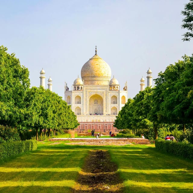 From Delhi: Taj Mahal Tour By Train in Execution Class - Transportation Information