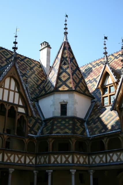From Dijon: Burgundy Villages and Wine Tasting Tour - Wine Tasting in Aloxe-Corton