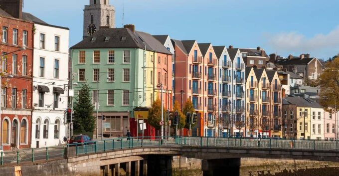 From Dublin: Cork, Cahir Castle, Rock of Cashel Tour in Spanish - Frequently Asked Questions