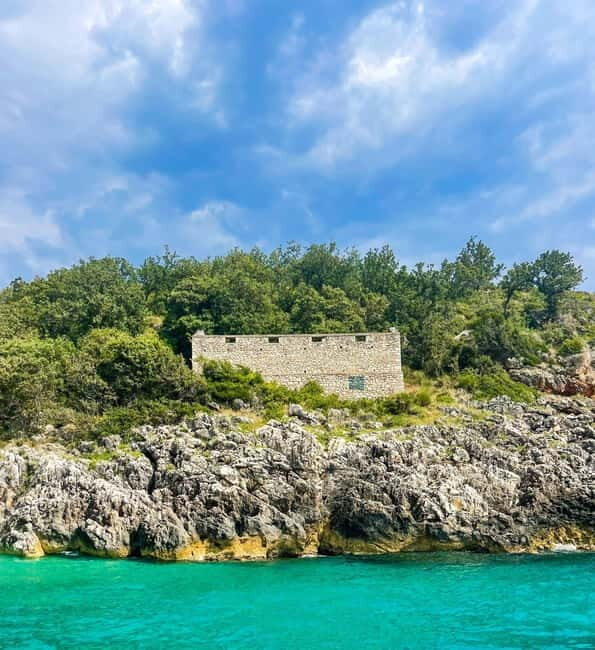 From Durrës/Tirana: Boat Tour in Vlorë - The Lunch with a View