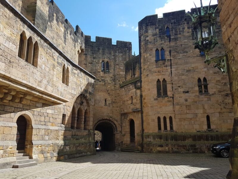 From Edinburgh: Holy Island, Alnwick Castle & Northumbria - Itinerary Highlights