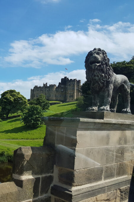 From Edinburgh: Holy Island, Alnwick Castle & Northumbria - Transportation and Accessibility