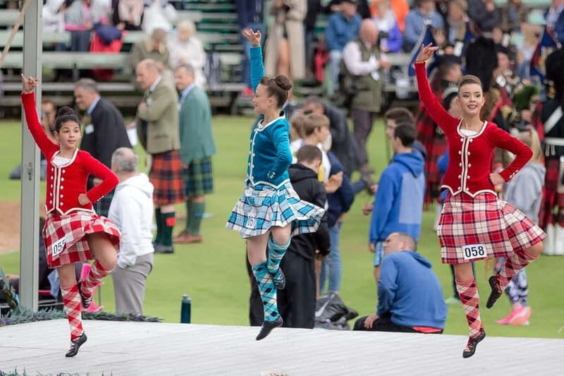 From Edinburgh: Scottish Highland Games Day Tour - An In-Depth Look at the Highland Games Day Tour