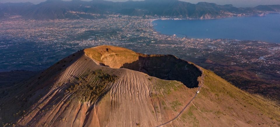 From Ercolano: Vesuvio Park Entry Ticket and Roundtrip Bus - Recommended Gear