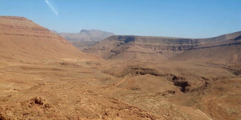 From Errachidia: One Way Transfert to Merzouga Desert-Erfoud - Vehicle and Driver Specifications