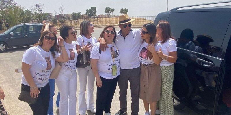 From Fes: 3-Day Desert Tour to Marrakech With Luxury Camp - Encounter the Barbary Apes